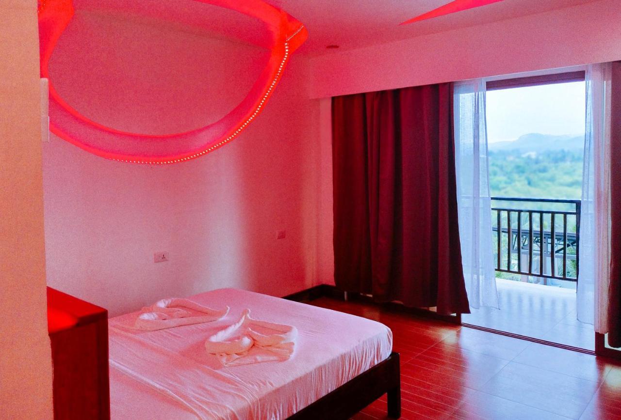 Reddoorz @ Sun Kissed Resort Guindulman Anda  Esterno foto