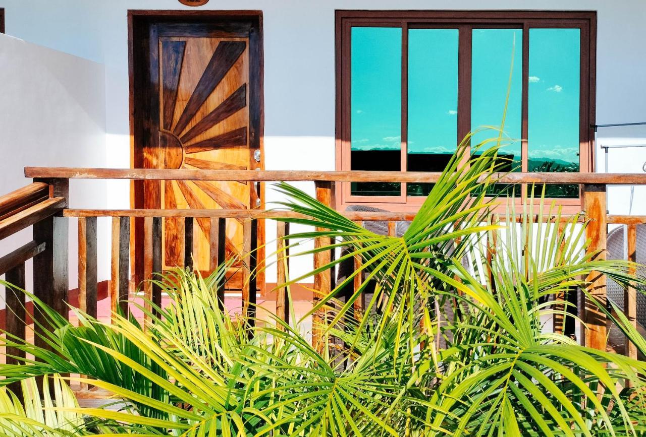 Reddoorz @ Sun Kissed Resort Guindulman Anda  Esterno foto